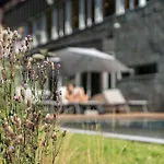 ホテル Waldhotel アローザ