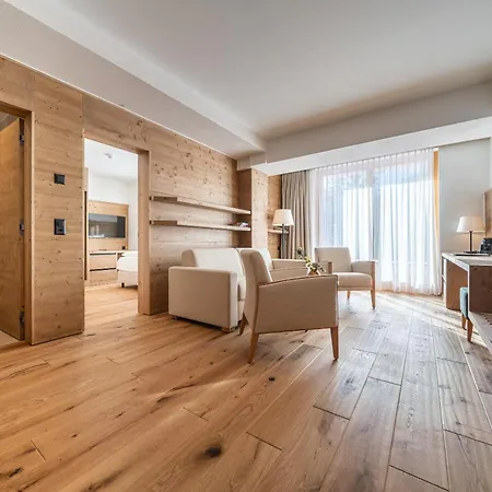 Ξενοδοχείο Waldhotel