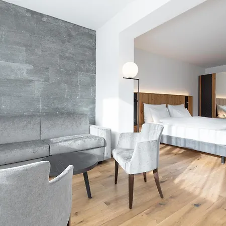 Waldhotel 酒店 阿罗萨