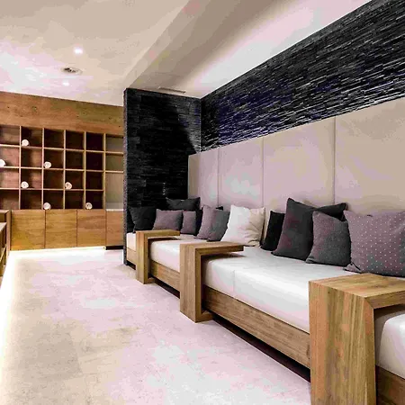 Waldhotel 4*