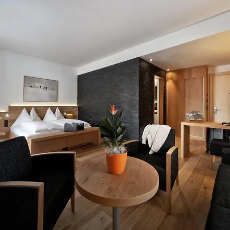 Waldhotel 4* 阿罗萨