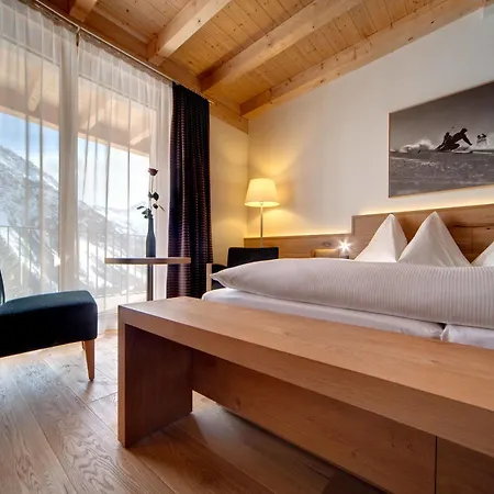 Waldhotel Αρόζα