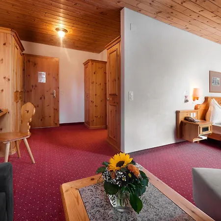 Waldhotel 阿罗萨