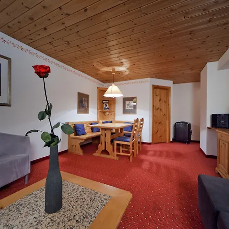Waldhotel 4* 아로사