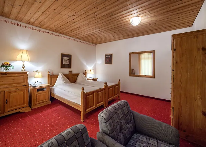 Waldhotel فندق