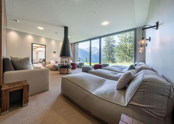 Waldhotel فندق أروسا